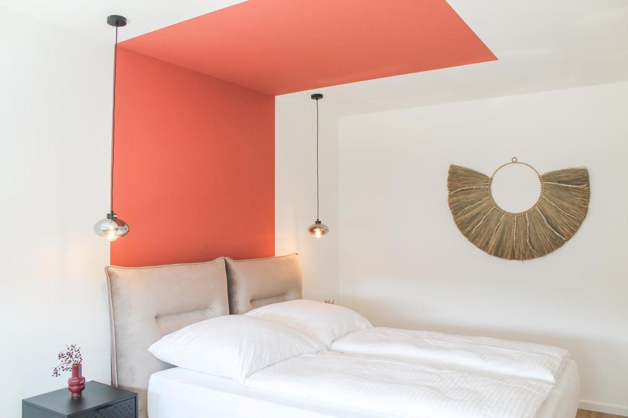 African-Style Apartment - Stadtnah, Parkplatz, E-Ladestation Fuer Auto & Fahrraeder, Gitterbox Fuer Fahrraeder, Fitnessstudio Koblenz  Exterior photo