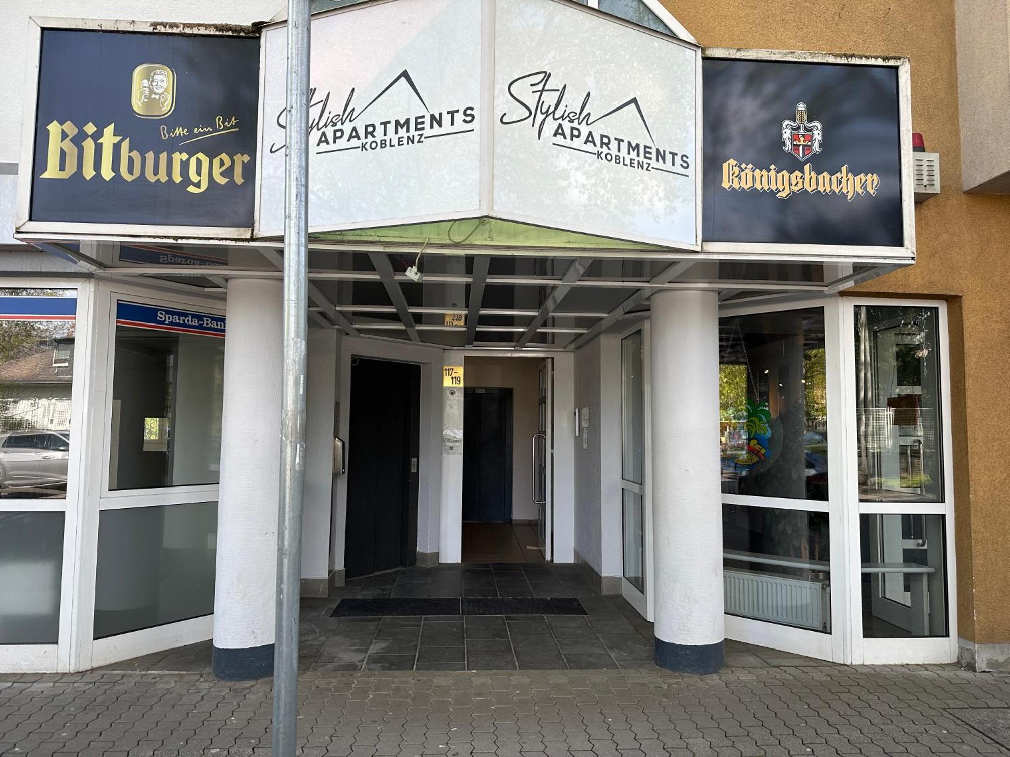 African-Style Apartment - Stadtnah, Parkplatz, E-Ladestation Fuer Auto & Fahrraeder, Gitterbox Fuer Fahrraeder, Fitnessstudio Koblenz  Exterior photo